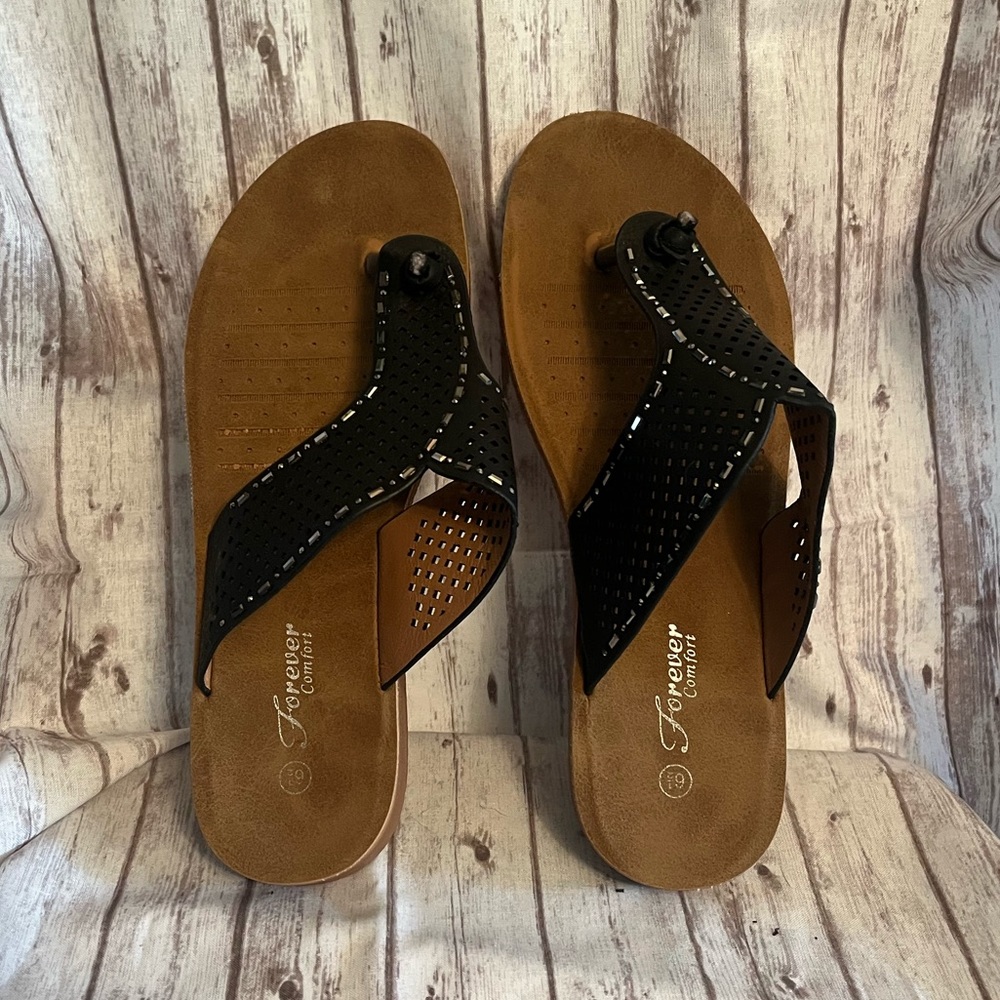 👠Forever Comfort Woman’s Sandals Black Straps with Rhinestones tan bottom 6 1/2
